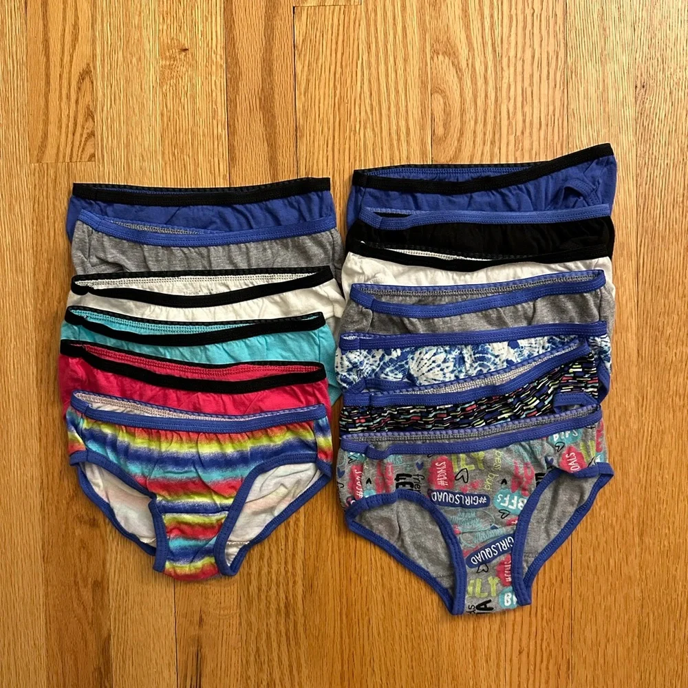 13 pair of Hanes underwear size 6 - Picture 1 of 1